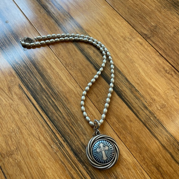 Magnabilities cross necklace - Picture 1 of 4